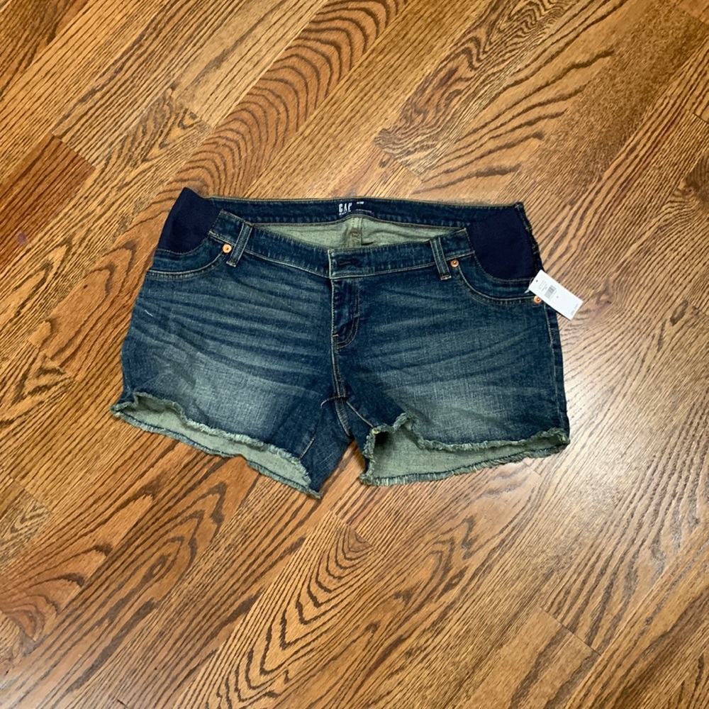 Gap Maternity denim shorts NWT